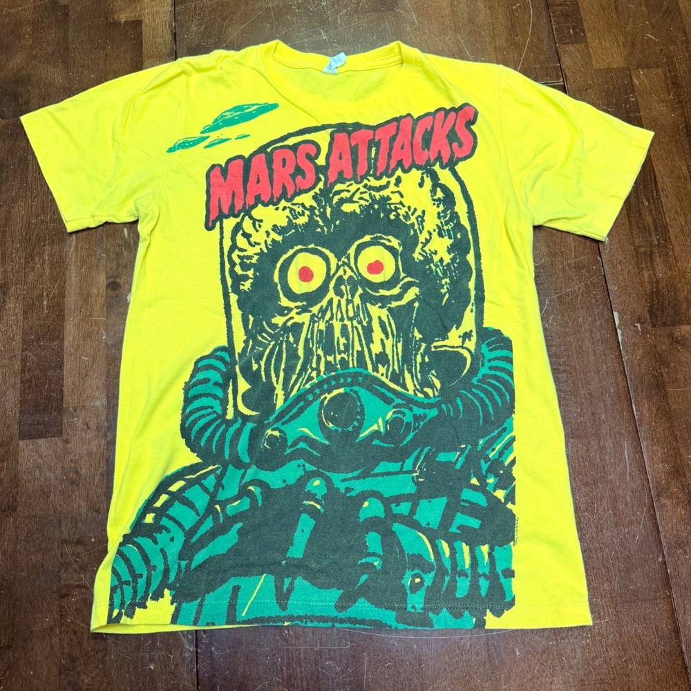 Pacific Mars Attacks T-Shirt Mens Small Yellow 2012 Topps Alien Graphic Tee vtg